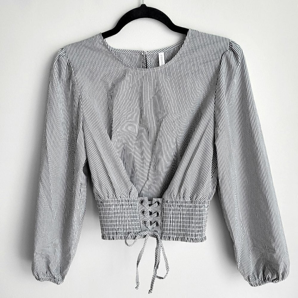 NWOT Xhilaration Long Sleeve Gray White Silver Striped Lace Up Tie Crop Top